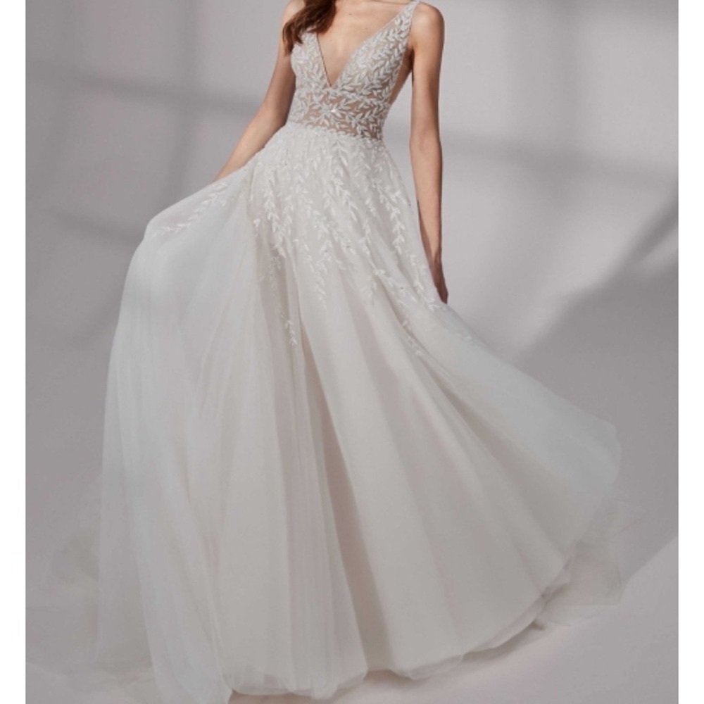 Justin Alexander Cumberland wedding dress